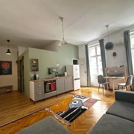 Apartmán Downtown Haven- Aurora Charm