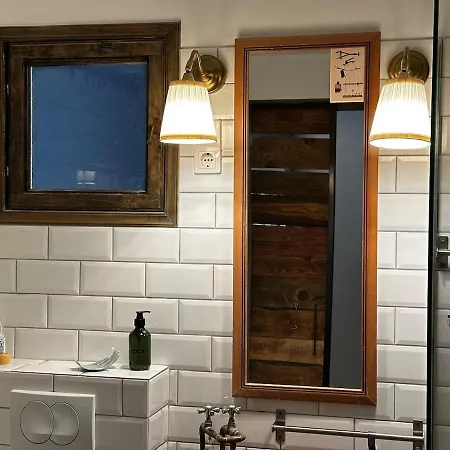 Downtown Haven- Aurora Charm Apartment