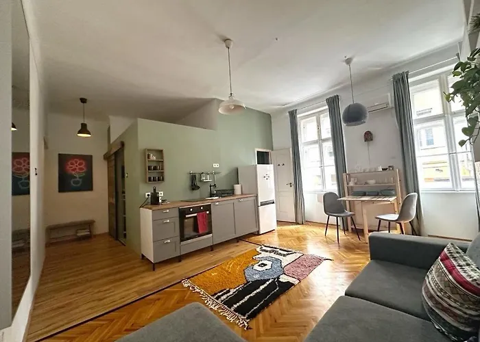 Apartman Downtown Haven- Aurora Charm