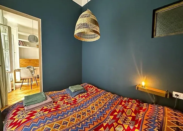 Downtown Haven- Aurora Charm