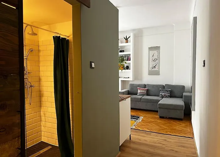 Downtown Haven- Aurora Charm * بودابست